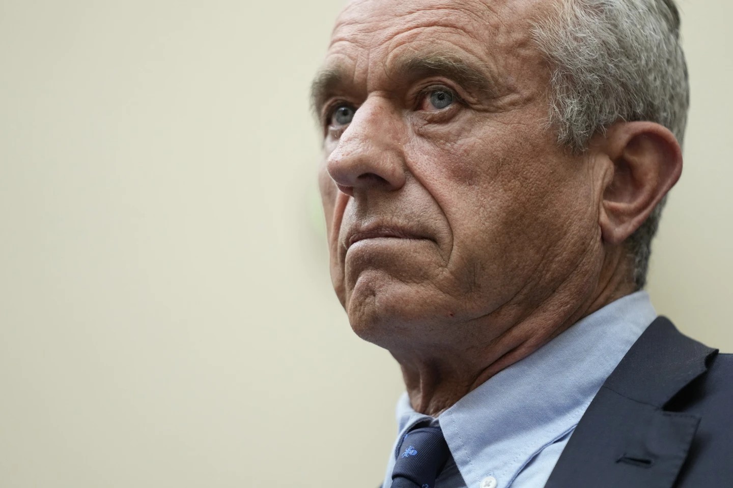 小罗伯特·肯尼迪 (RFK Jr.) 表示他并不反对疫苗。他的记录显示相反的情况。这是众多不一致之处之一